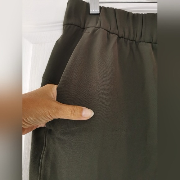 Lululemon On the Fly JoggerDark Olive size 8 - Picture 11 of 15